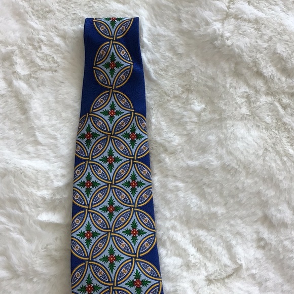 Tie - Picture 4 of 7